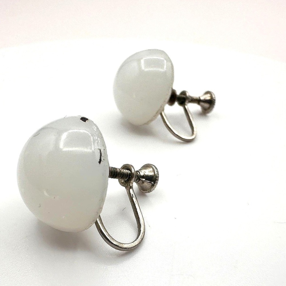Vintage Y2K White Round Earrings Silver Tone Women's Classic Fashion Jewelry